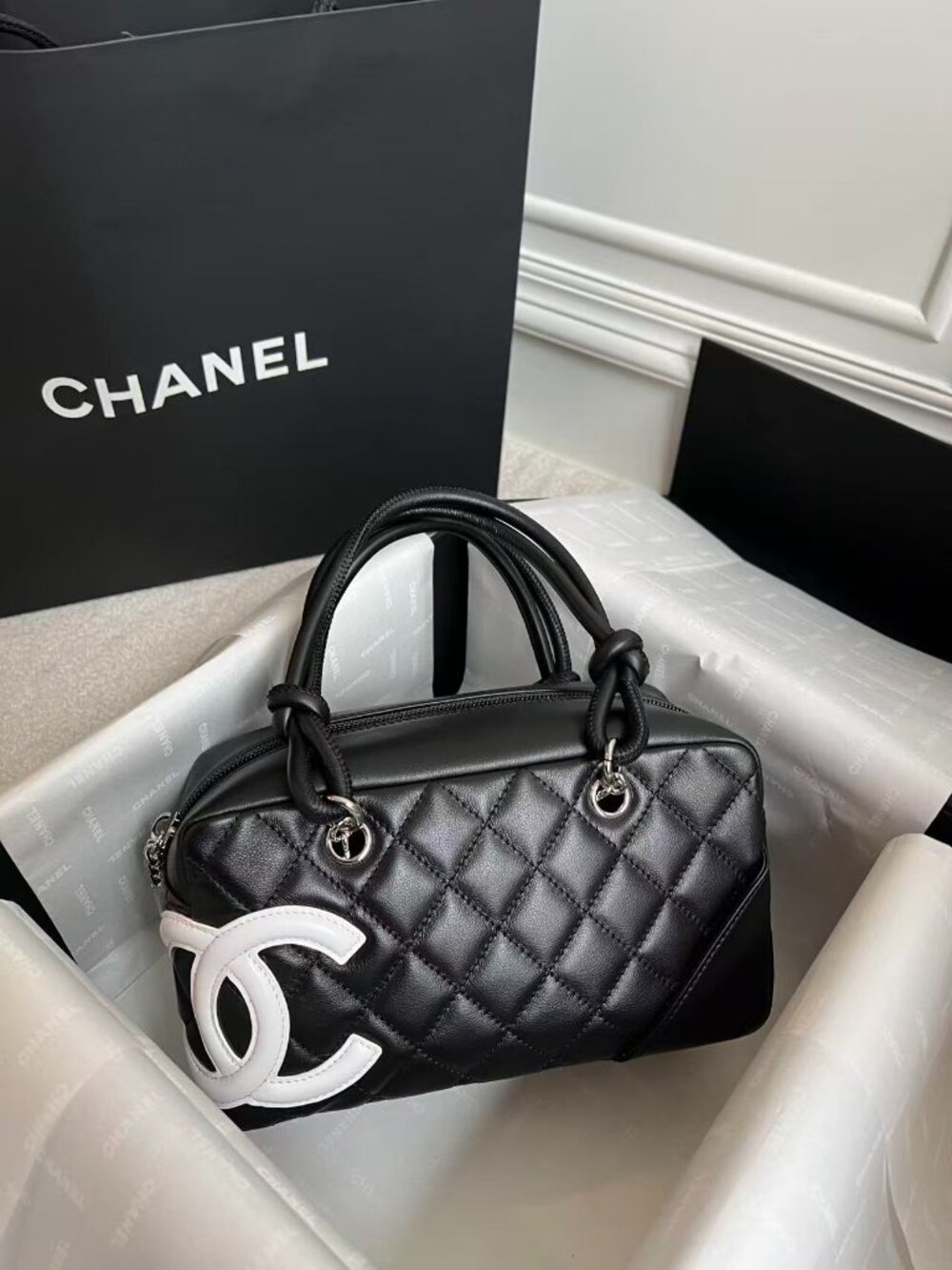 Classic CHANEL bag: A Stylish and Versatile Choice for Elegance
